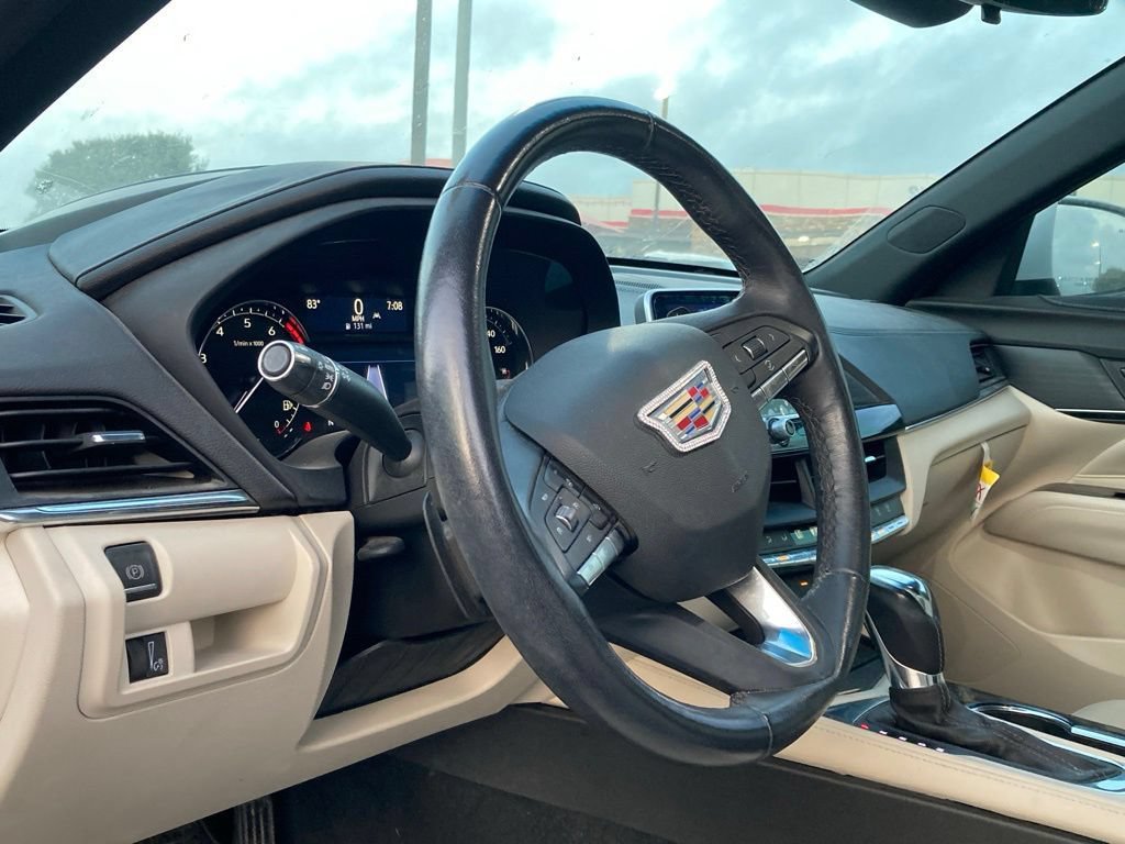 Used 2023 Cadillac CT4 Luxury w/ Cold Weather Package RWD image 7