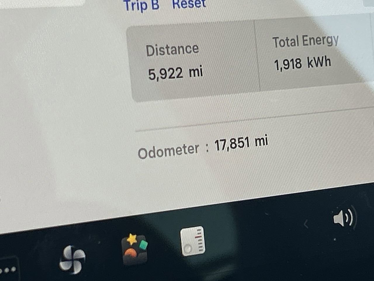 Used 2024 Tesla Model Y Long Range RWD image 30