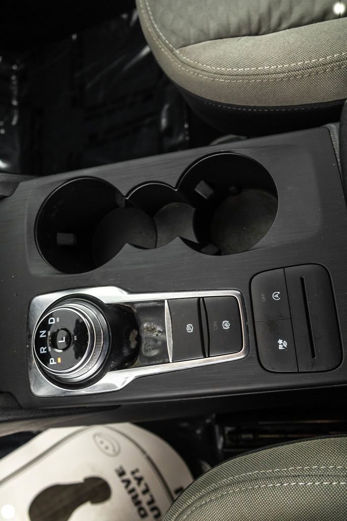 Used 2020 Ford Escape SE image 22