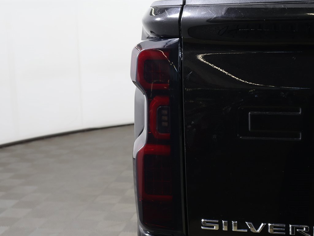 Used 2023 Chevrolet Silverado 3500 LT w/ Convenience Package image 14