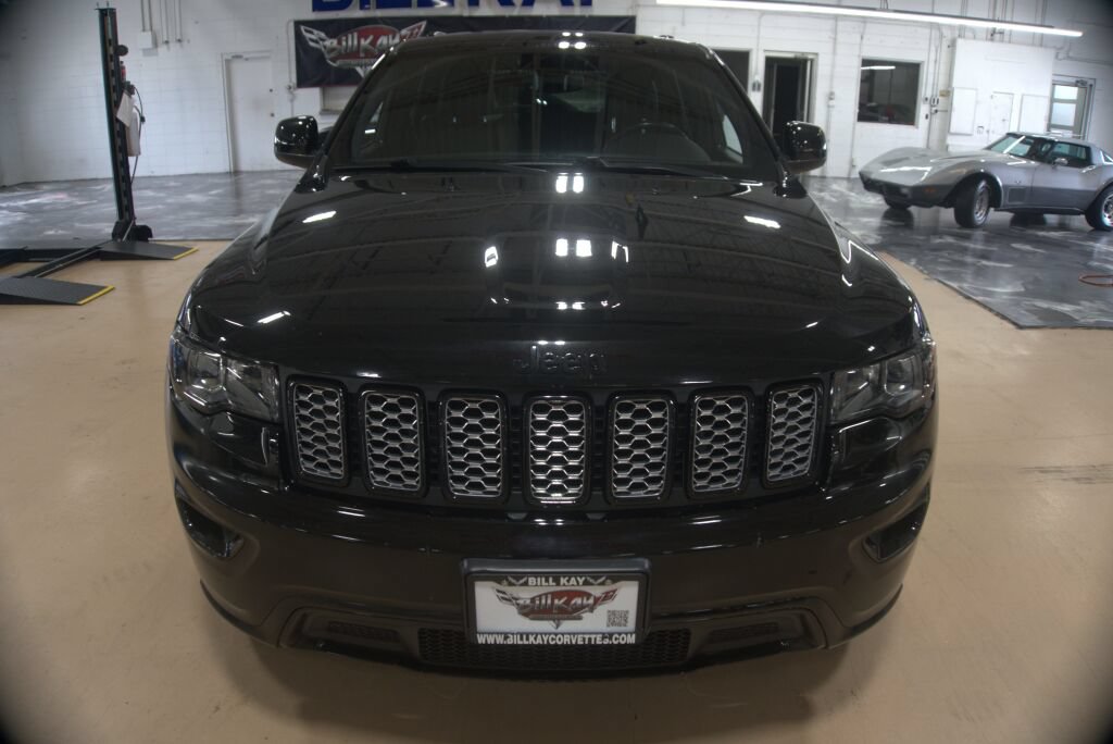 Used 2018 Jeep Grand Cherokee Altitude AWD/4WD image 8