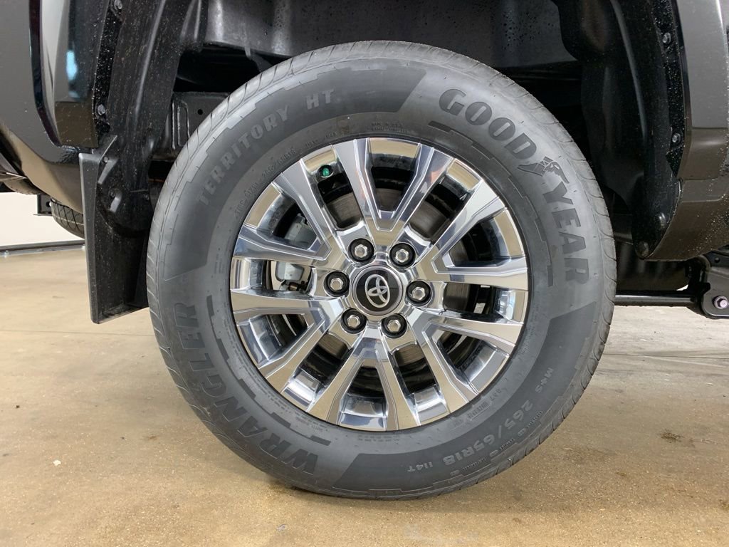 Used 2026 Toyota Tacoma Limited AWD/4WD image 39