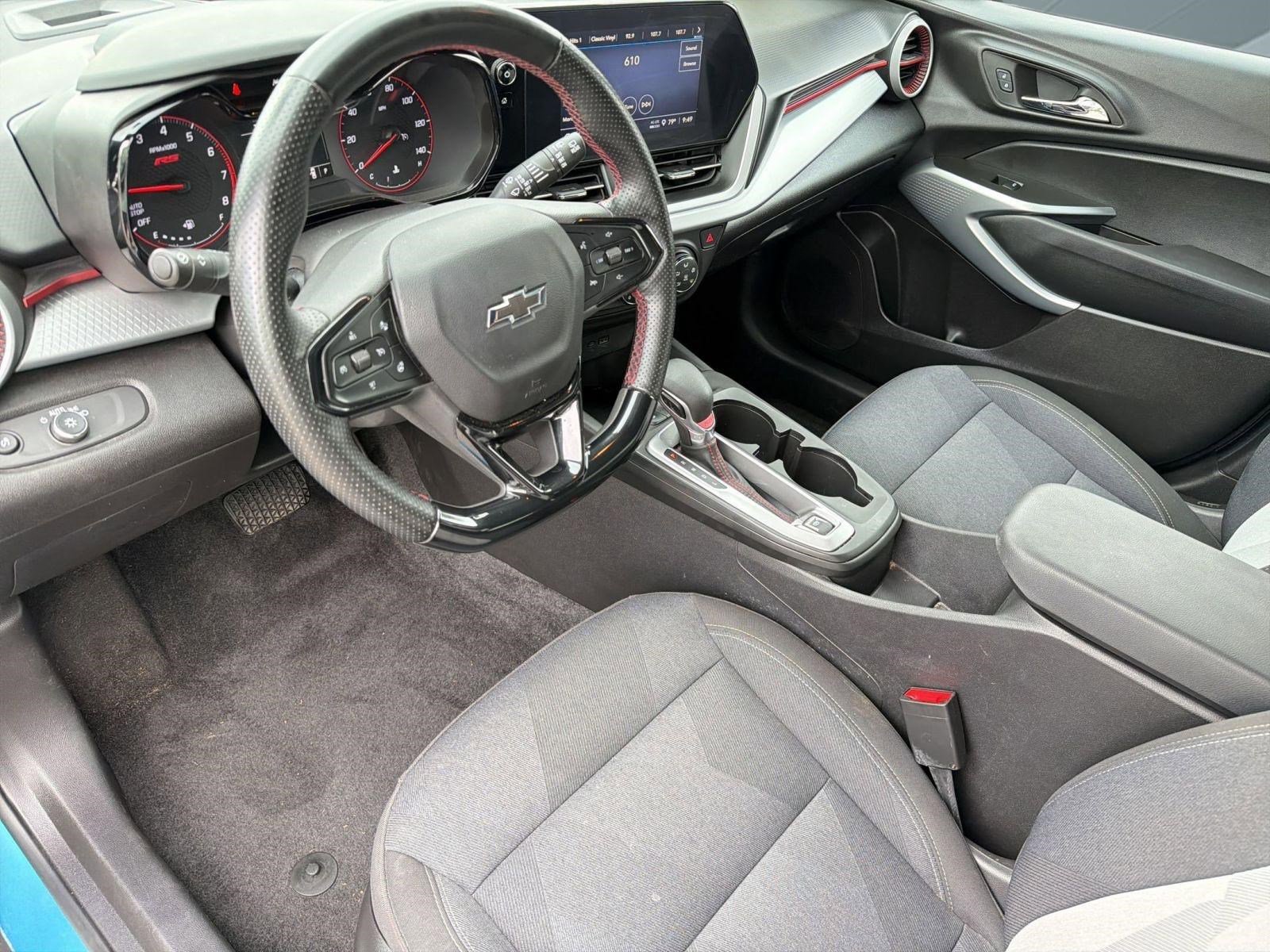 Certified 2025 Chevrolet Trax RS w/ Driver Confidence Package FWD image 4