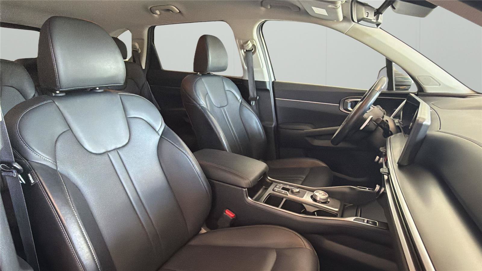 Used 2025 Kia Sorento EX AWD/4WD image 14
