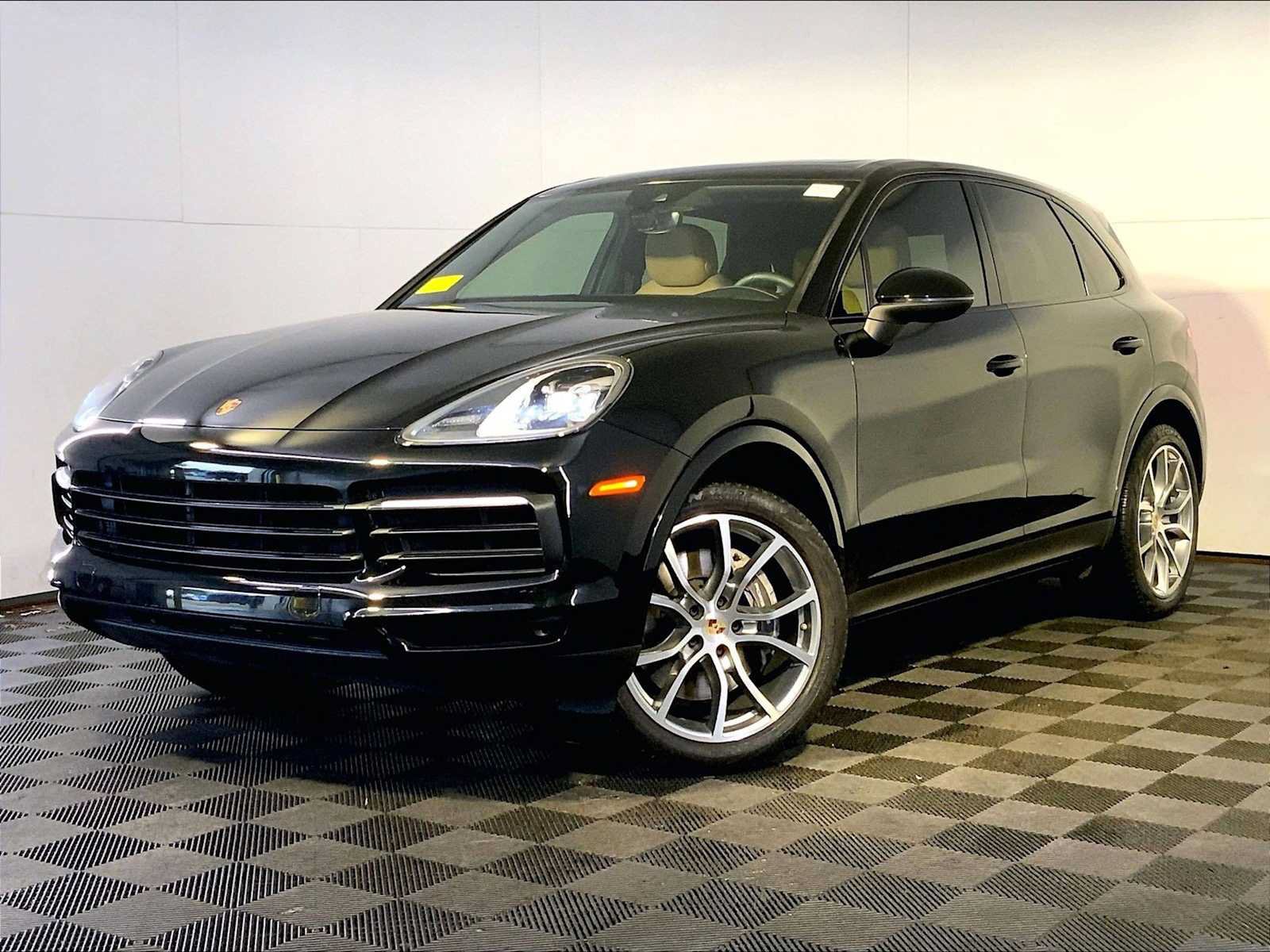 Certified 2023 Porsche Cayenne AWD/4WD image 1