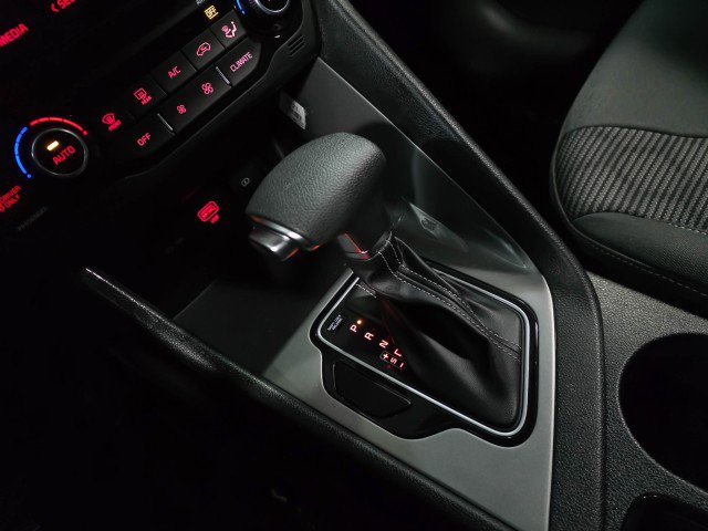 Used 2022 Kia Niro LX image 24