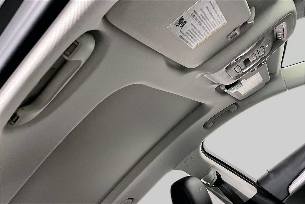 Certified 2024 Buick Envision Avenir AWD/4WD image 26