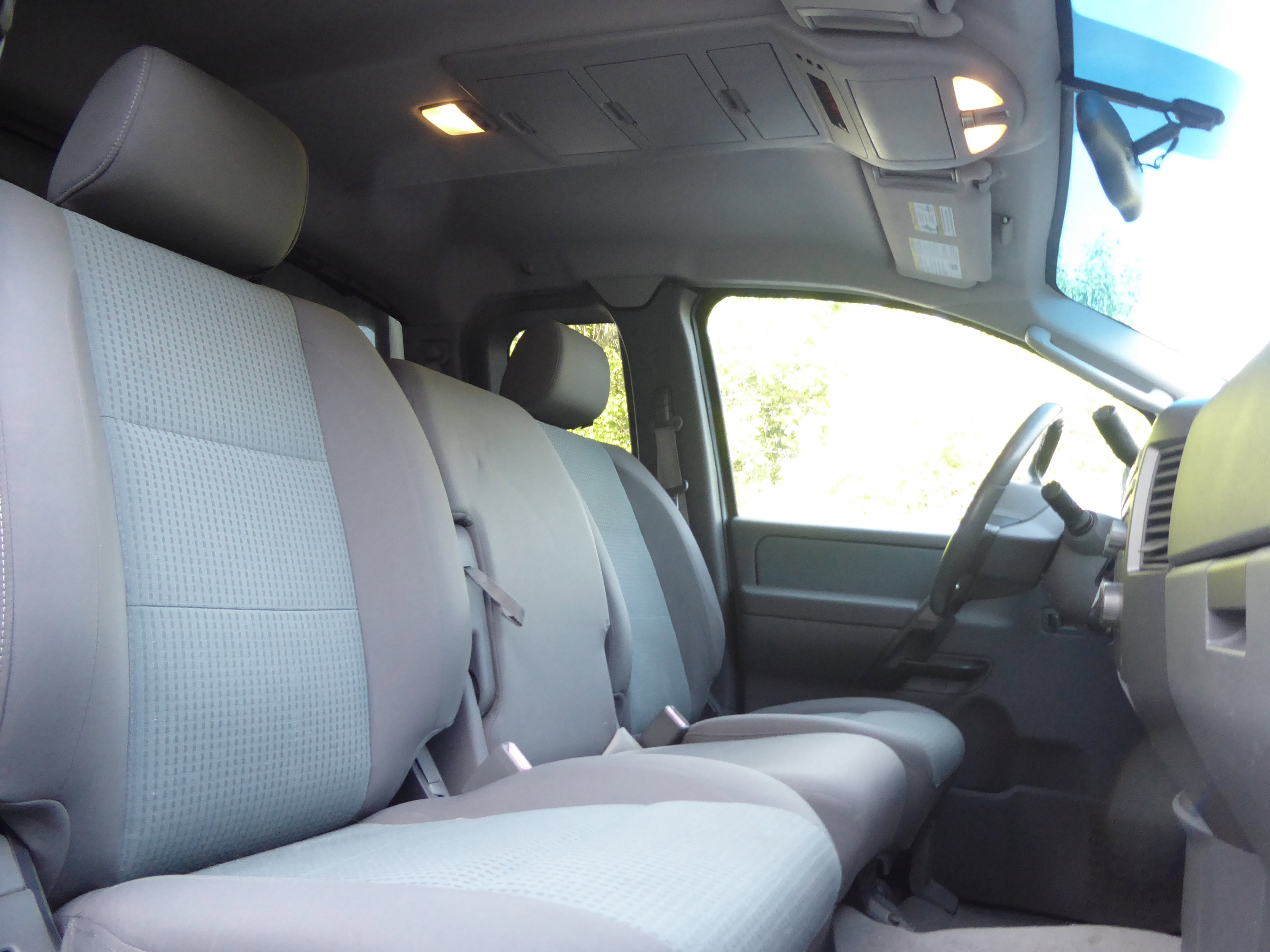 Used 2005 Nissan Titan SE RWD image 26