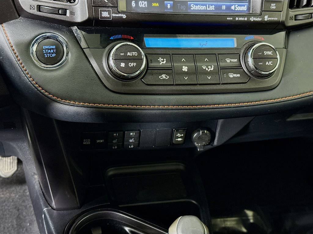 Used 2017 Toyota RAV4 SE w/ Advanced Technology Package image 7