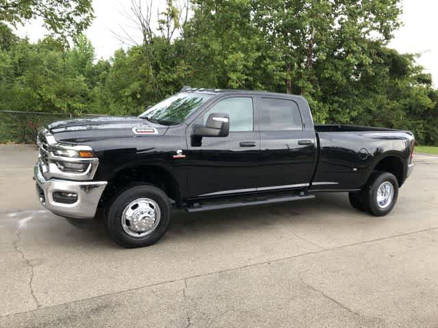 New 2026 RAM 3500 Tradesman AWD/4WD image 3
