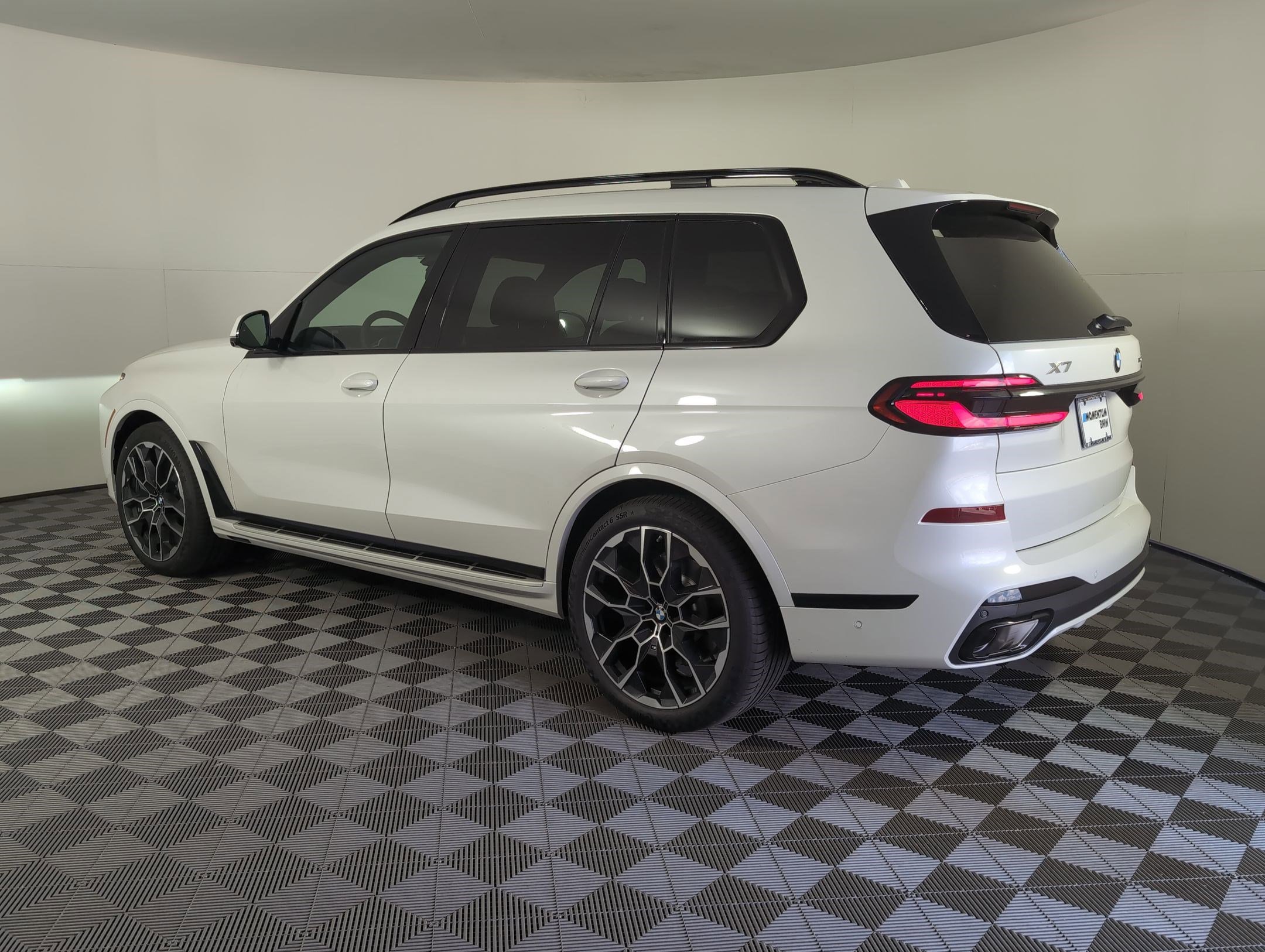New 2026 BMW X7 xDrive40i w/ M Sport Package image 3