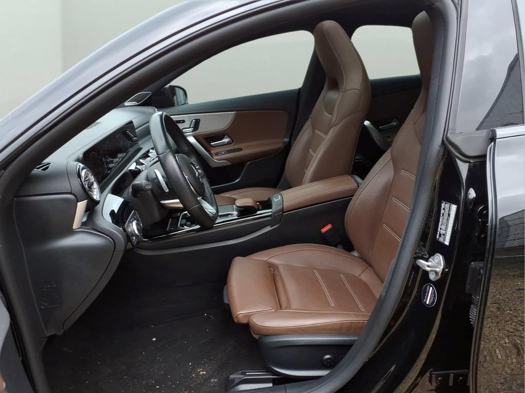 Used 2022 Mercedes-Benz CLA 250 image 32