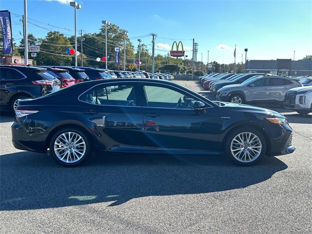 Used 2020 Toyota Camry XLE image 2