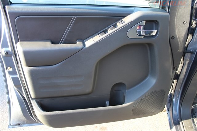 Used 2020 Nissan Frontier PRO-4X w/ Pro-4x Utility Package image 8