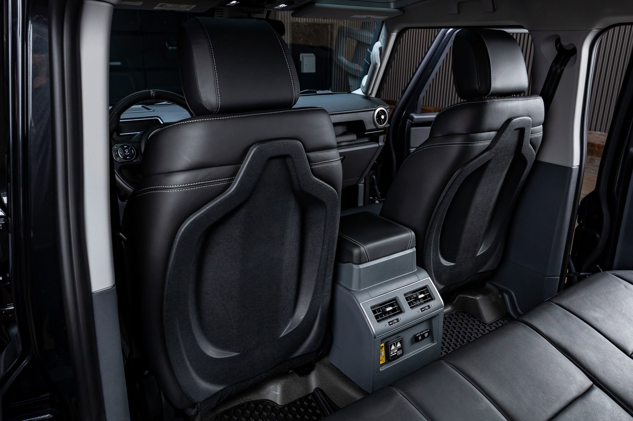 Used 2024 INEOS Grenadier Fieldmaster Edition image 30