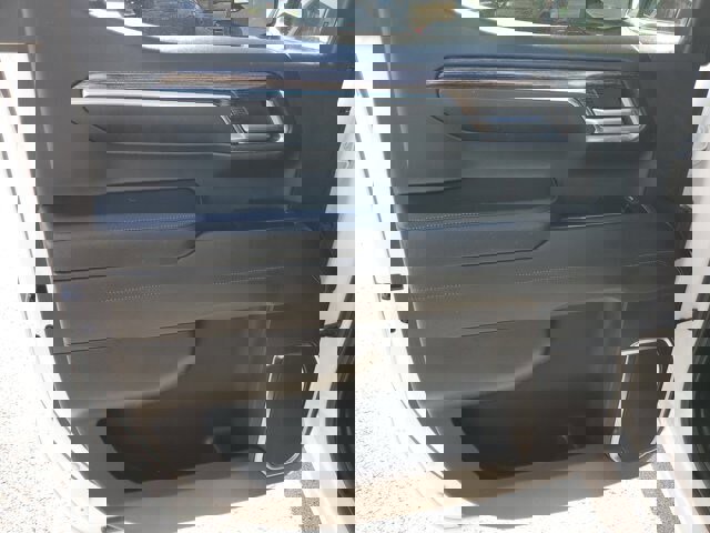 Used 2024 GMC Sierra 1500 SLE image 19