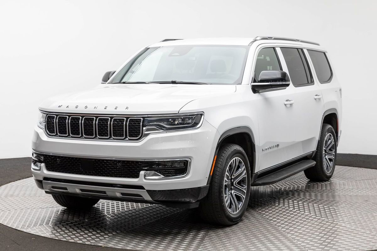 Used 2024 Jeep Wagoneer Series II image 2