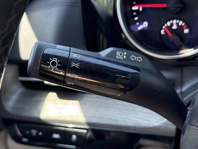 Used 2024 Kia Carnival EX FWD image 26