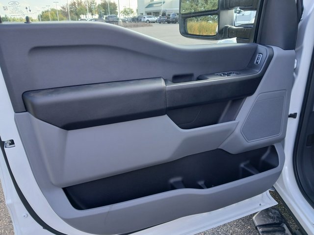 New 2026 Ford F250 XL w/ F-250 >10K GVWR Package image 18
