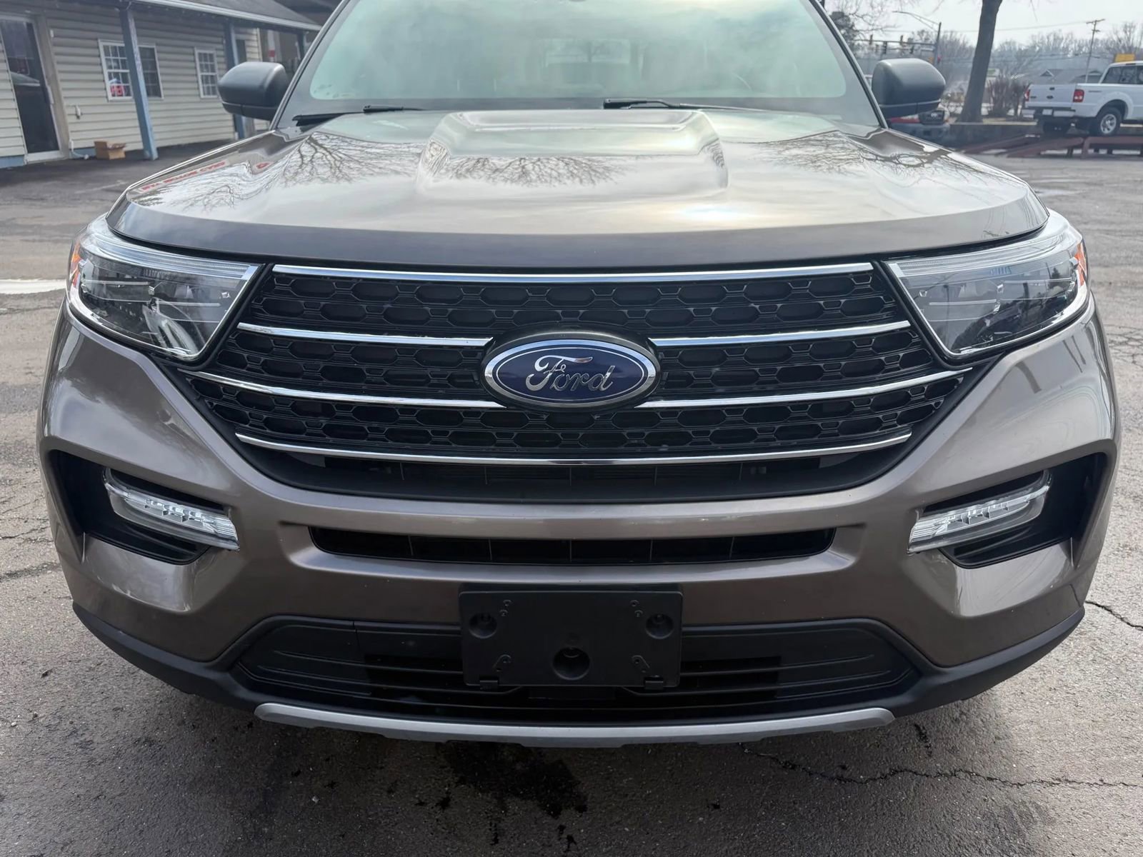 Used 2021 Ford Explorer XLT w/ Equipment Group 202A AWD/4WD image 8