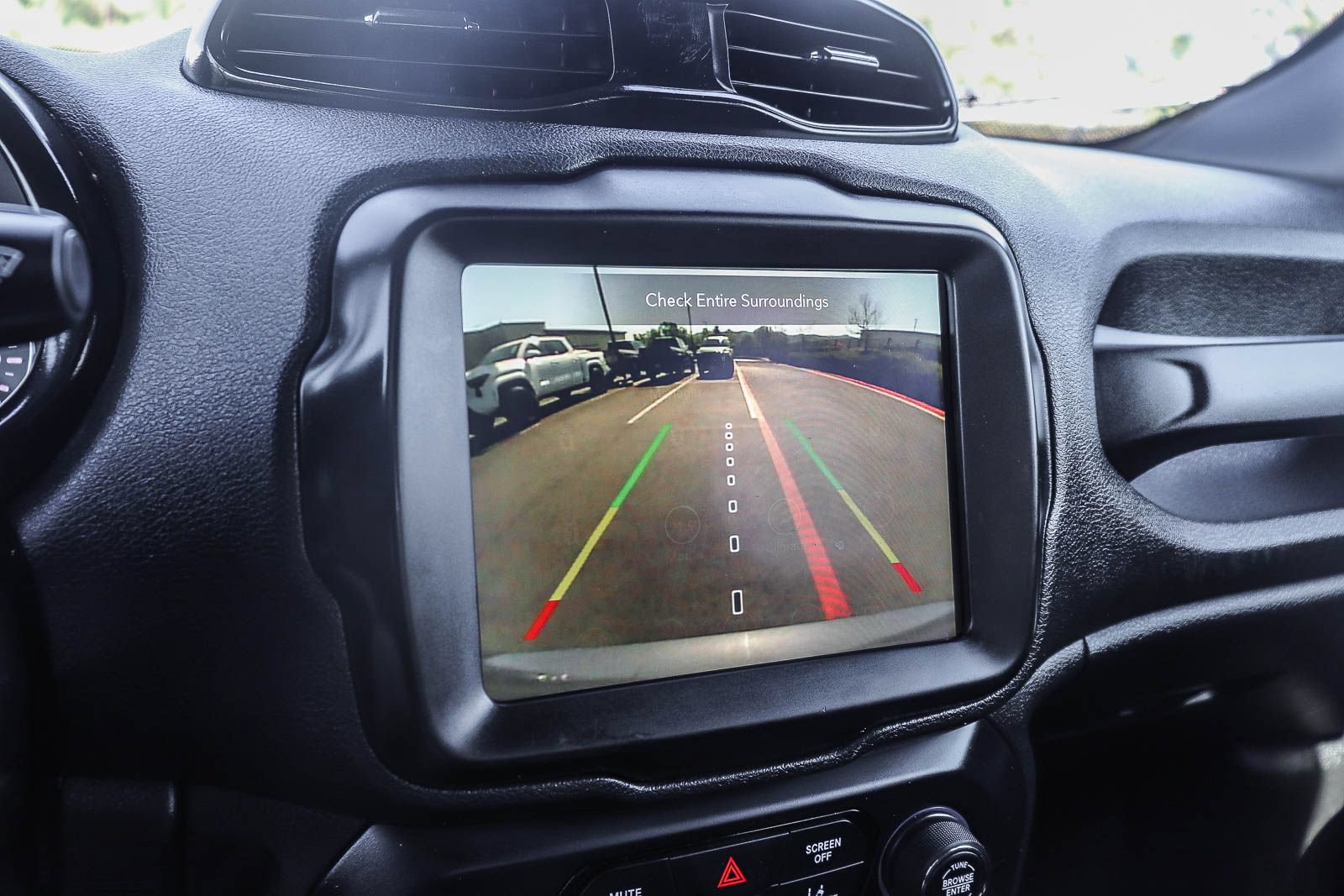 Used 2022 Jeep Renegade Altitude AWD/4WD image 29