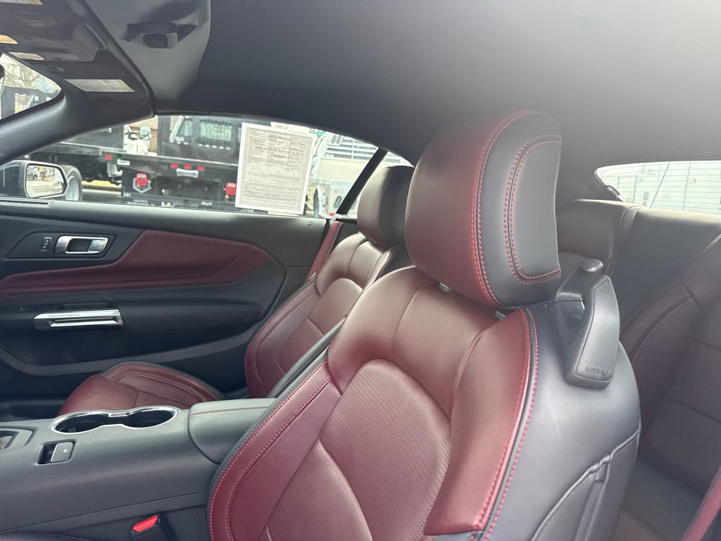 Used 2025 Ford Mustang Premium image 15