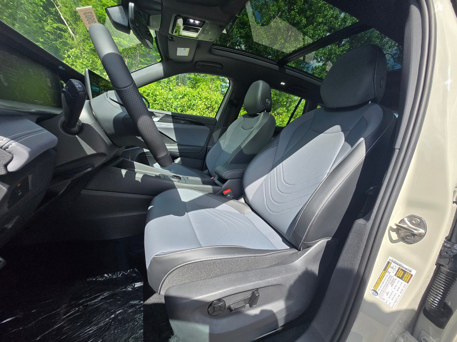 New 2026 Volkswagen Tiguan SE R-Line AWD/4WD image 19