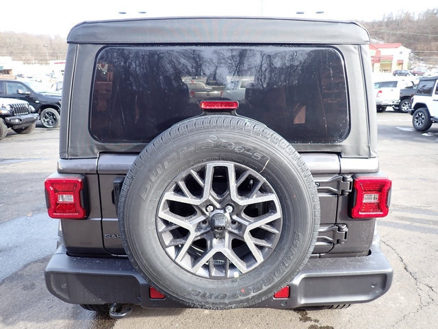 New 2026 Jeep Wrangler Unlimited Sahara AWD/4WD image 4