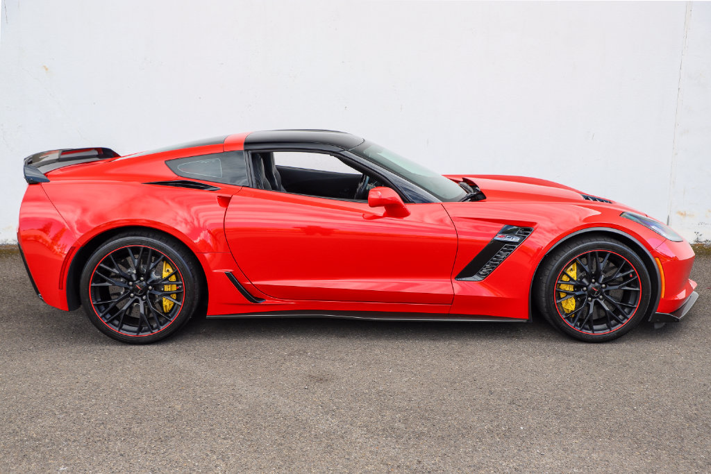 Used 2017 Chevrolet Corvette Z06 w/ Z07 Performance Package RWD image 30