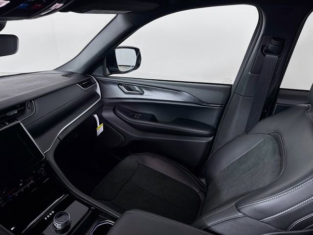 New 2025 Jeep Grand Cherokee L Laredo image 25