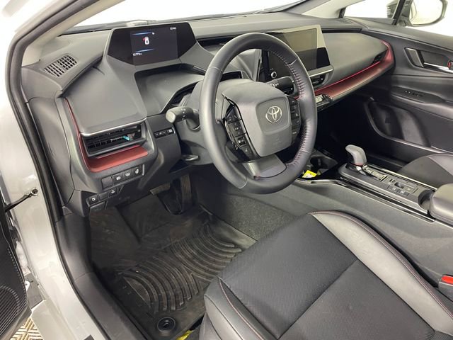 Used 2024 Toyota Prius Prime XSE Premium image 3