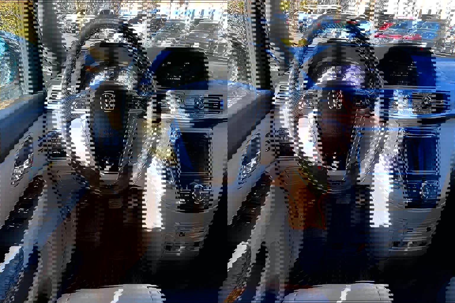 Used 2017 Honda Odyssey Touring image 6