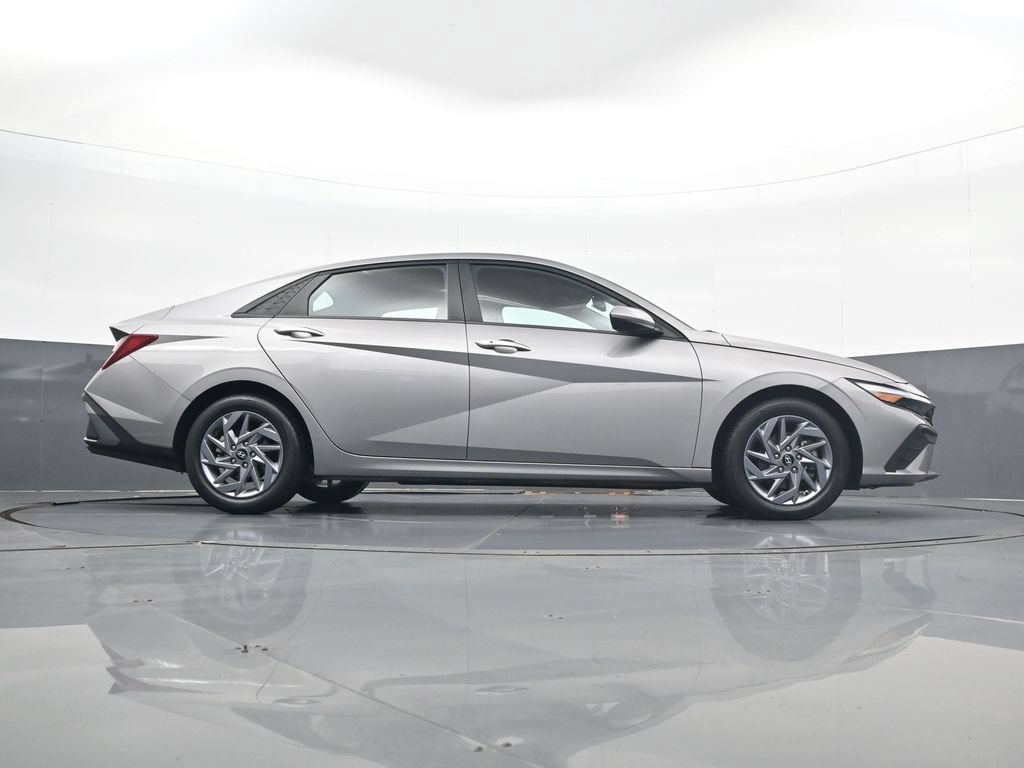 Certified 2024 Hyundai Elantra SEL FWD image 25