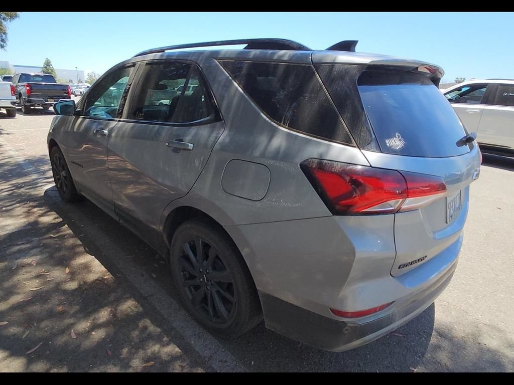Used 2023 Chevrolet Equinox RS FWD image 4