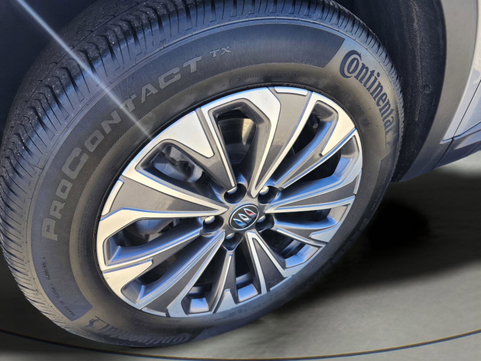 Used 2025 Buick Envision Preferred AWD/4WD image 33