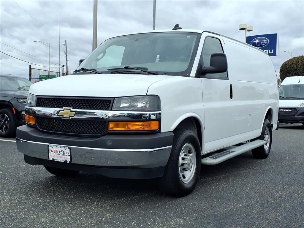 Used 2024 Chevrolet Express 2500 w/ Driver Convenience Package image 3