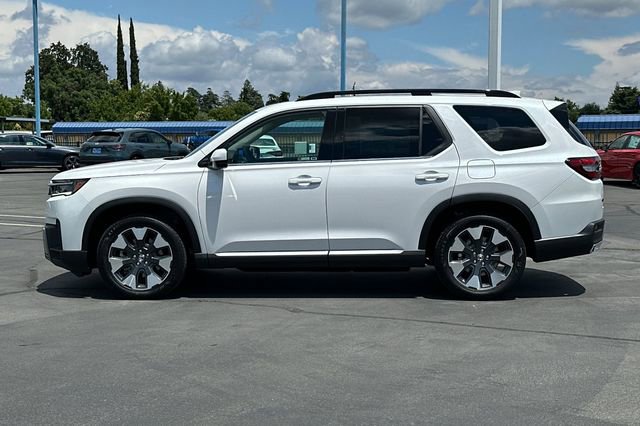 New 2026 Honda Pilot Touring image 7