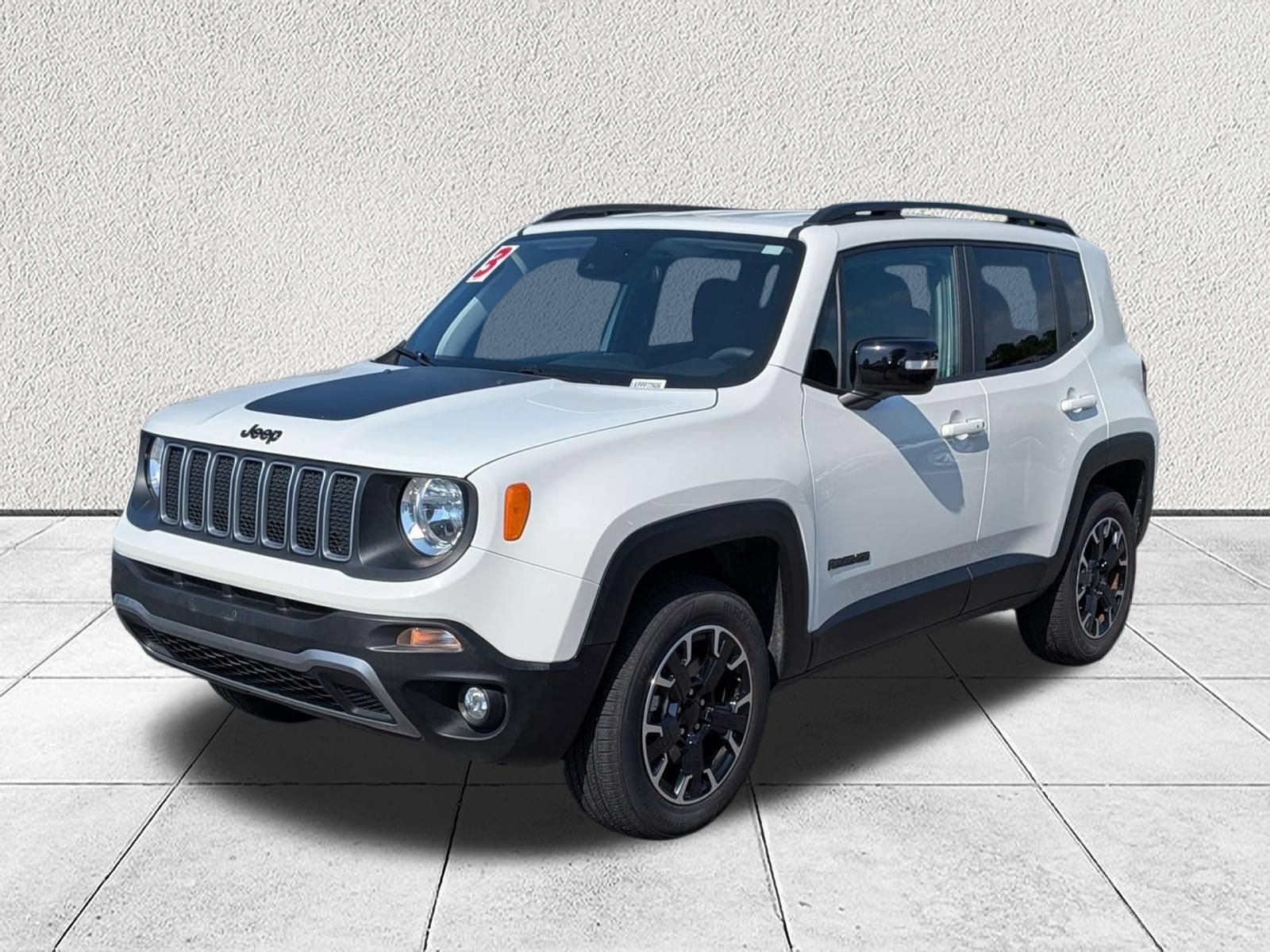 Used 2023 Jeep Renegade Latitude AWD/4WD image 7