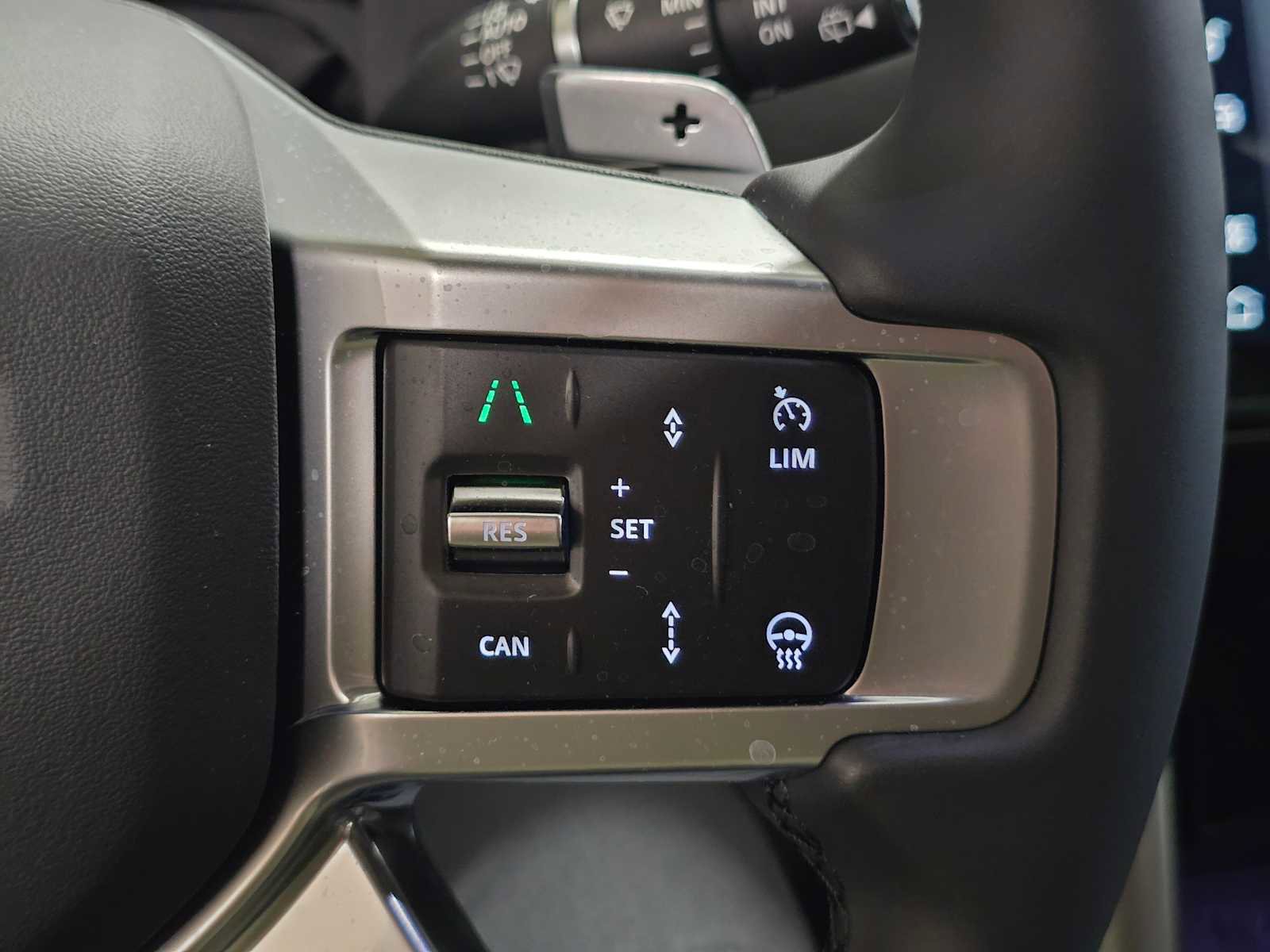 New 2026 Land Rover Discovery S image 32