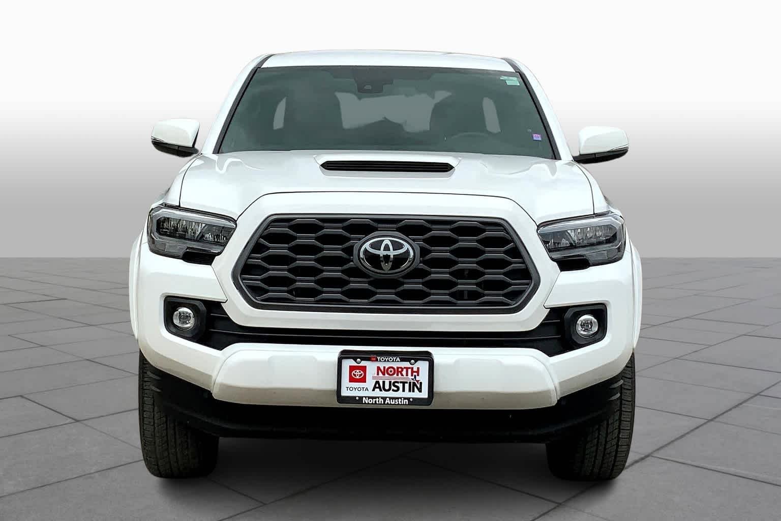 Used 2022 Toyota Tacoma TRD Sport w/ Technology Package RWD image 4
