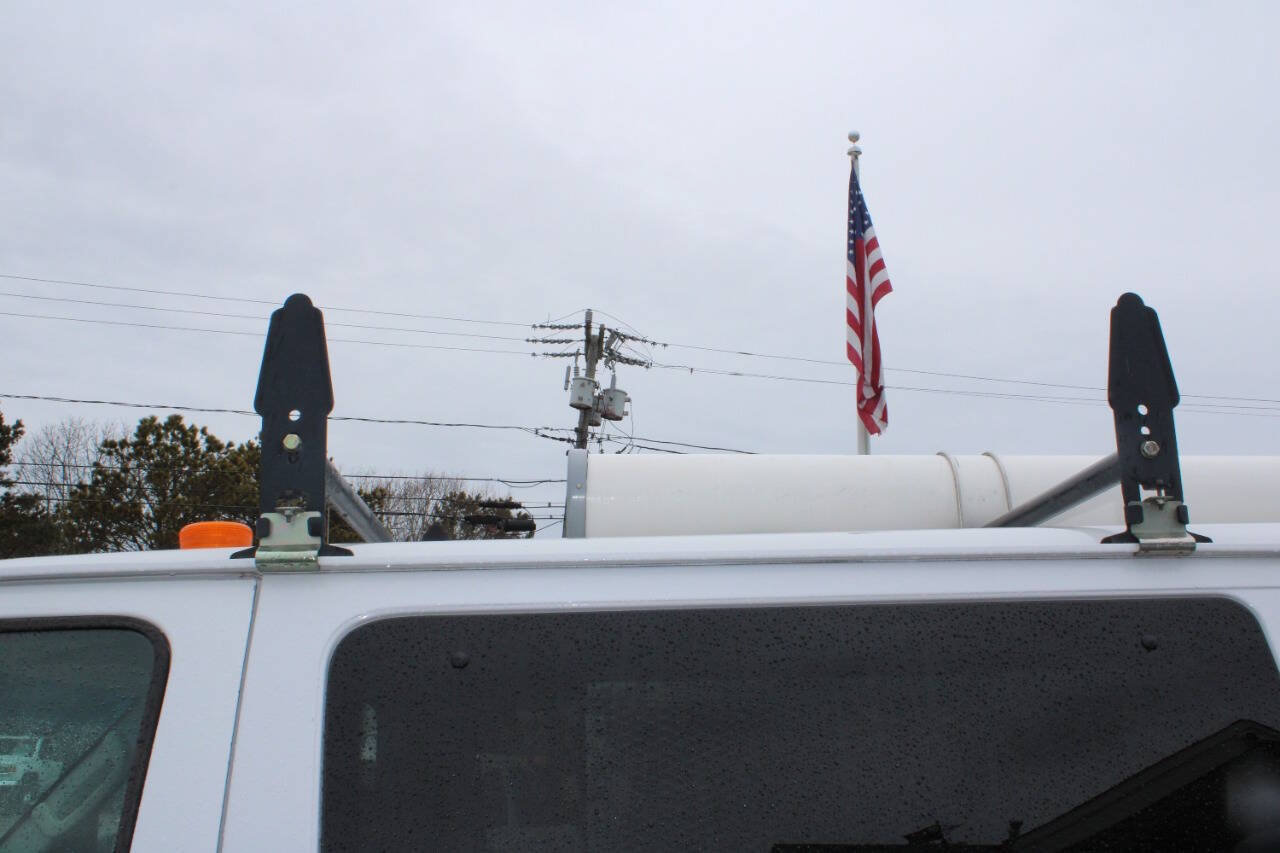 Used 2003 Ford E-350 and Econoline 350 XL RWD image 4