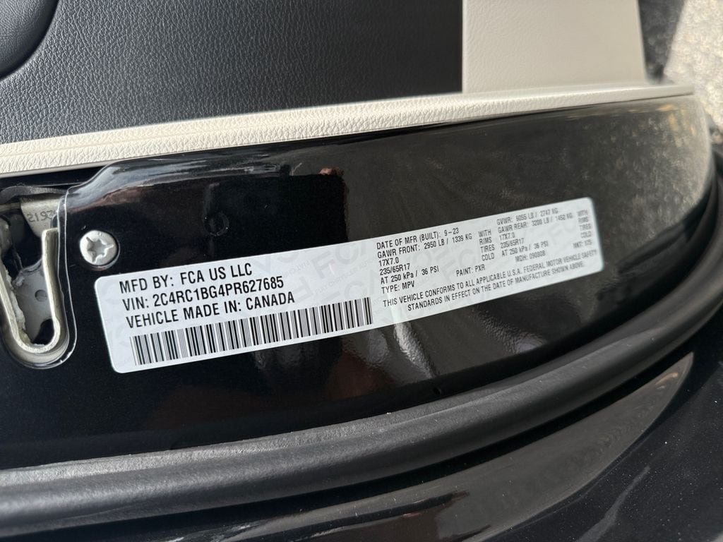 Certified 2023 Chrysler Pacifica Touring-L FWD image 24