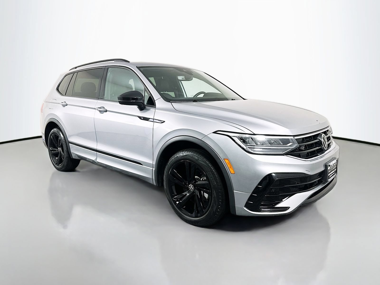 Used 2023 Volkswagen Tiguan SE R-Line