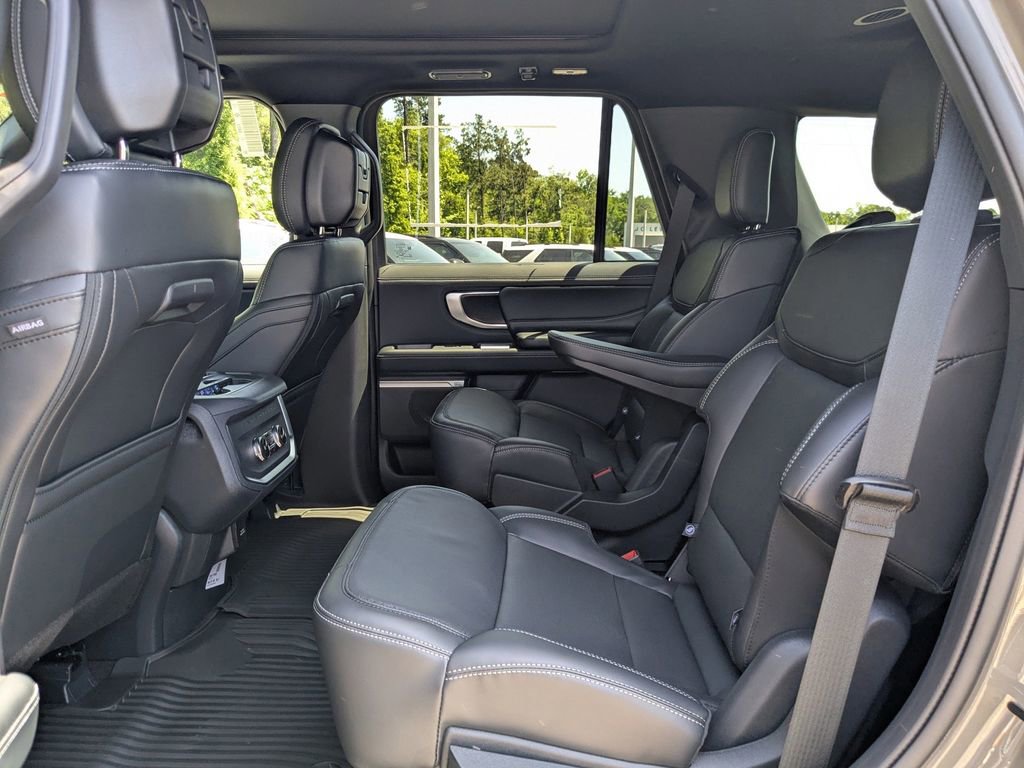 New 2026 Ford Expedition Platinum image 16