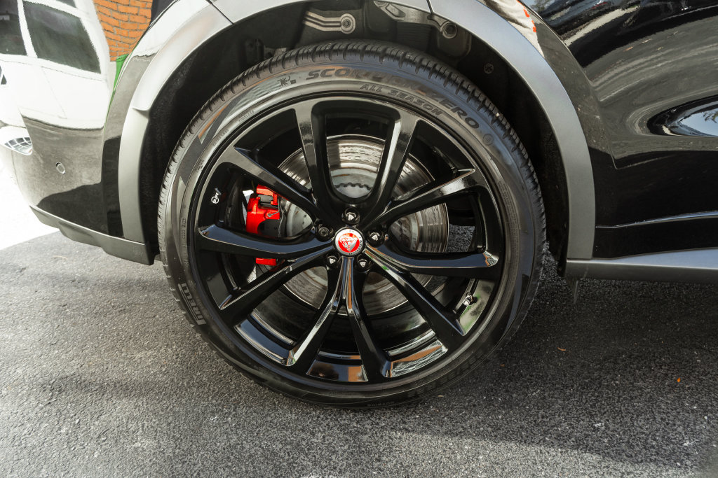 Used 2020 Jaguar F-PACE SVR AWD/4WD image 33