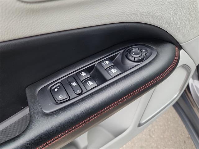 Used 2018 Jeep Compass Limited image 13