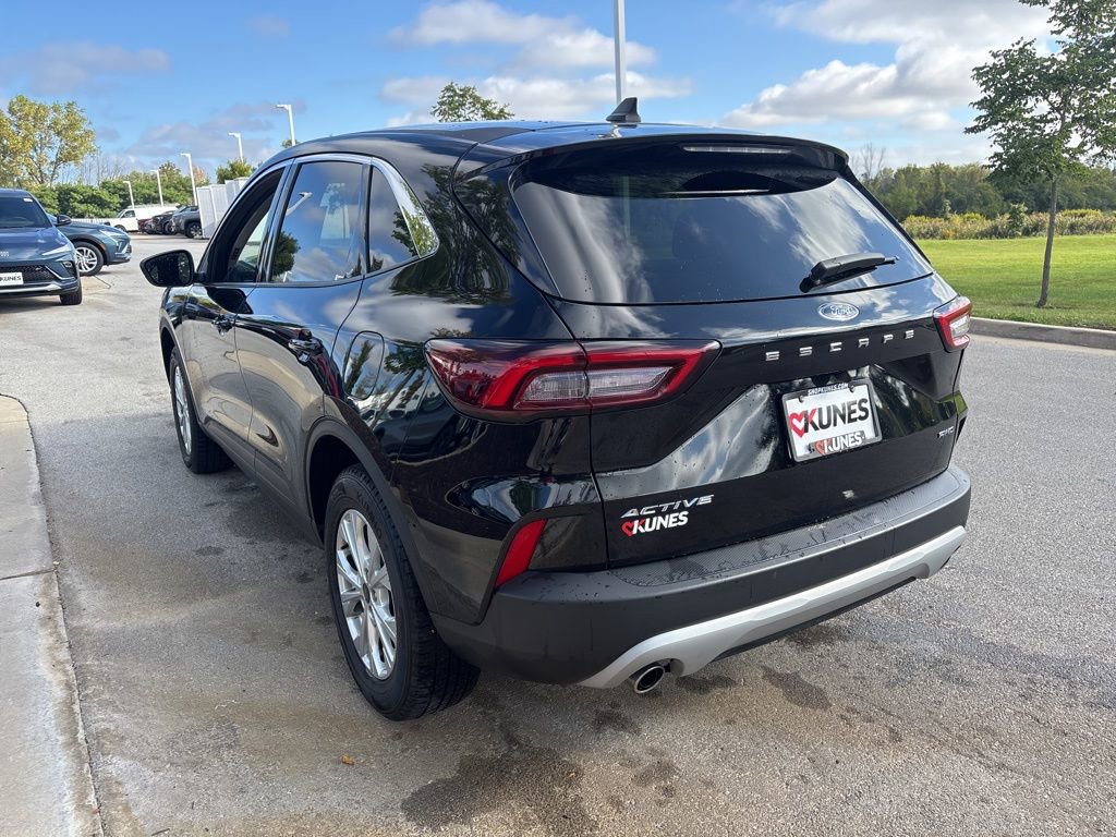 Used 2024 Ford Escape Active AWD/4WD image 8