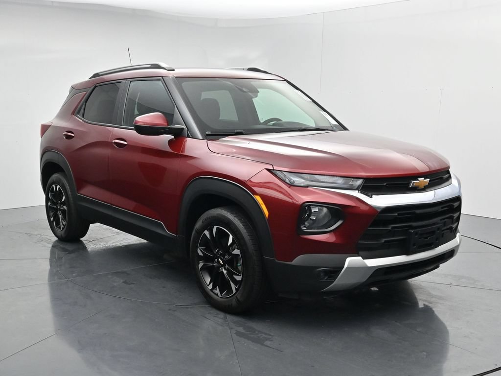 Used 2022 Chevrolet TrailBlazer LT w/ Convenience Package AWD/4WD image 2