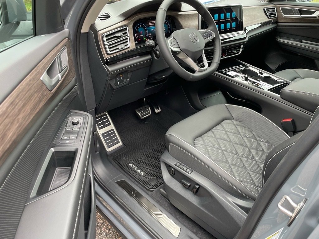 New 2026 Volkswagen Atlas SEL Premium R-Line image 5