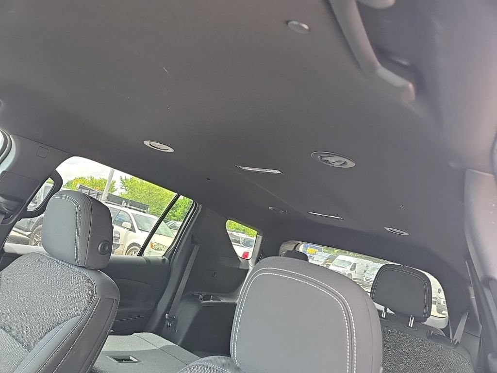 Used 2024 Chevrolet Traverse LT FWD image 17